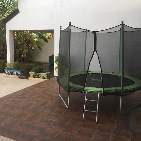 Saly - Villa Kage 6 Chambres -Clim-Wifi-Eau Chaude-Billard-Babyfoot-Ping Pong-Canal - Electricite Non Comprise Luaran gambar